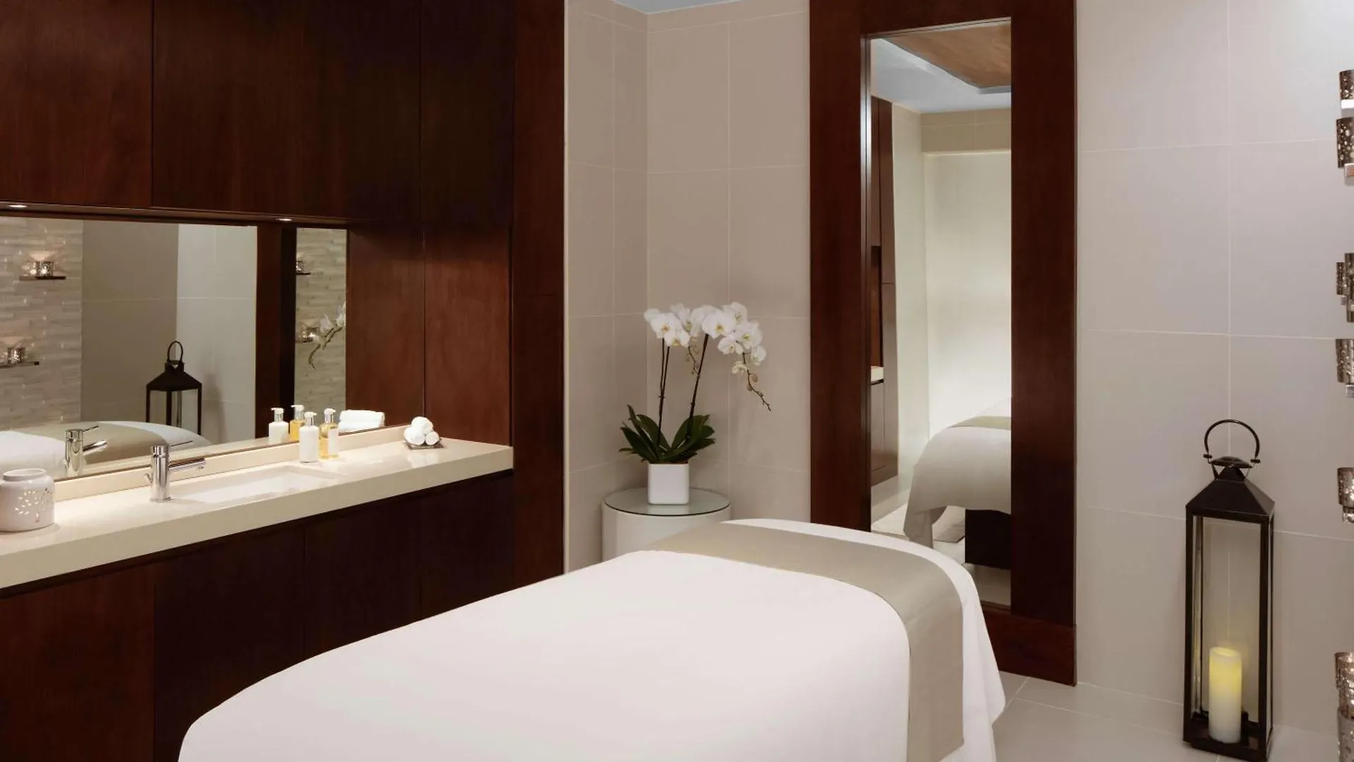 Pullman Dubai Creek City Centre Residences