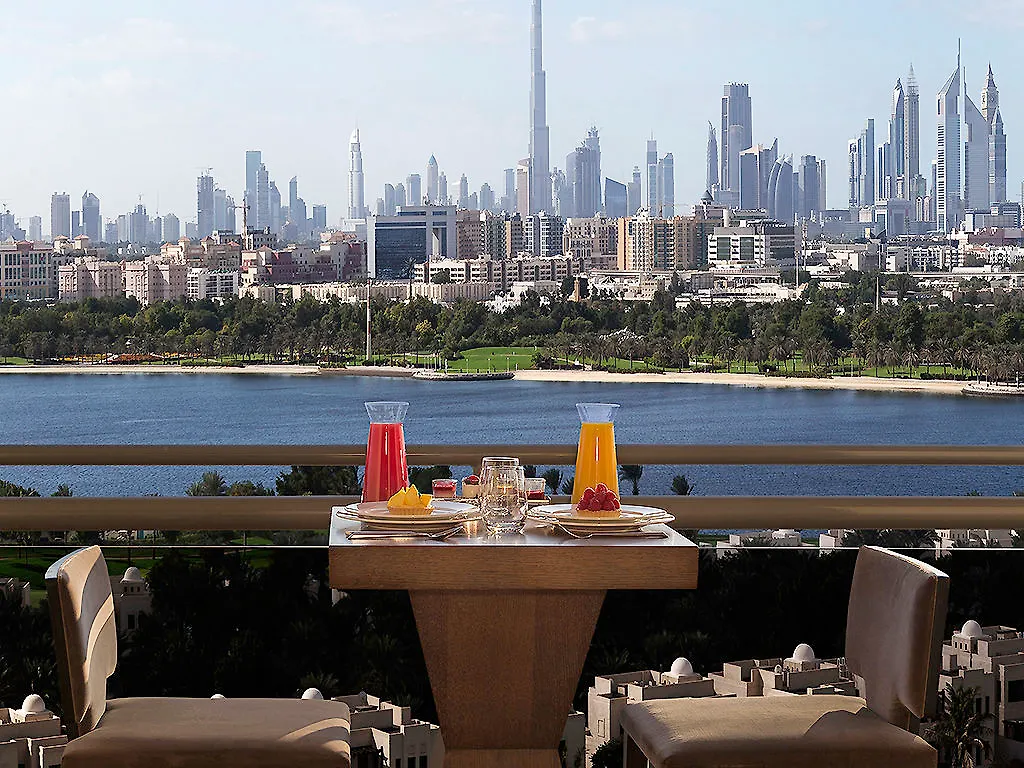 Pullman Dubai Creek City Centre Residences