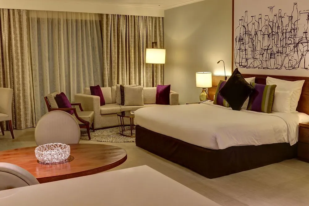 Pullman Dubai Creek City Centre Residences 5*,